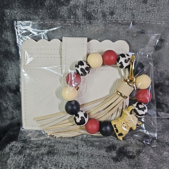 Cream Card Holder with Beaded Keychain - Picture 1 of 5
